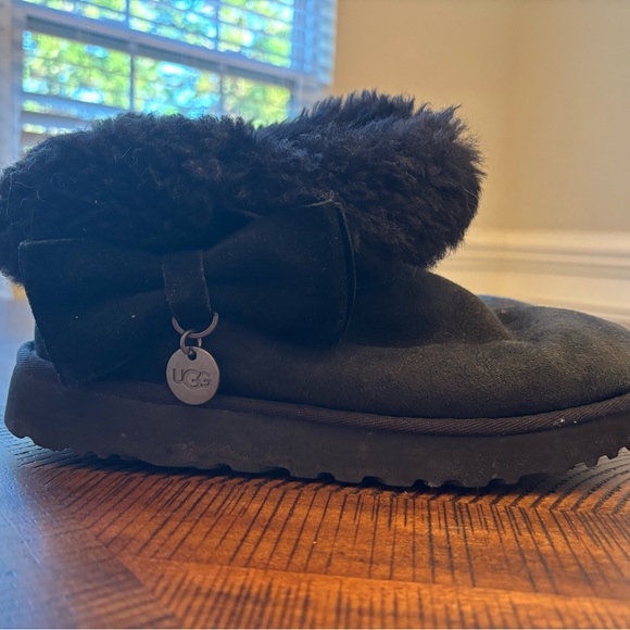 UGG Black Womens Boots - Picture 4 of 4